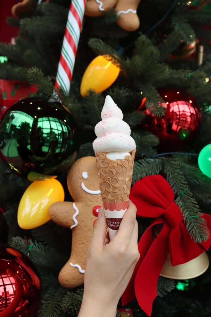 white chocoate peppermint soft serve, coach cafe, festive favourites, sentosa